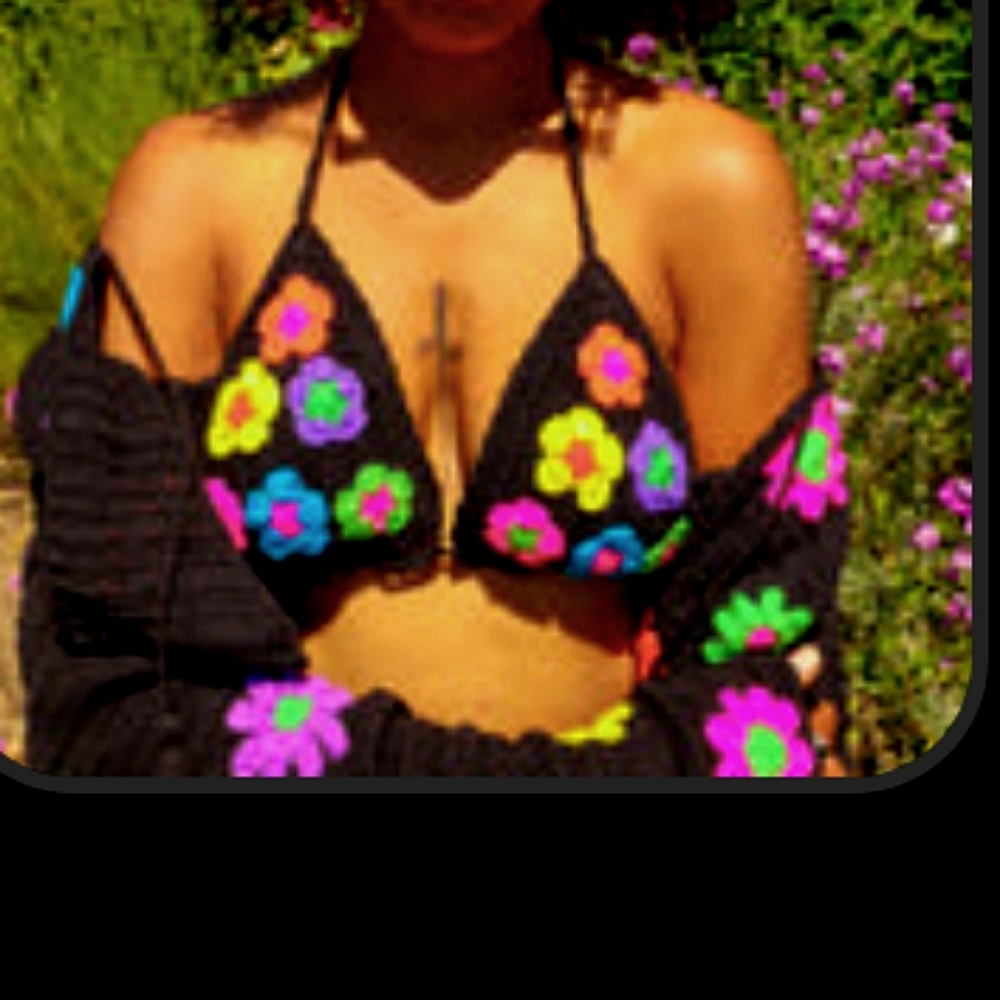Black daisy crochet set
